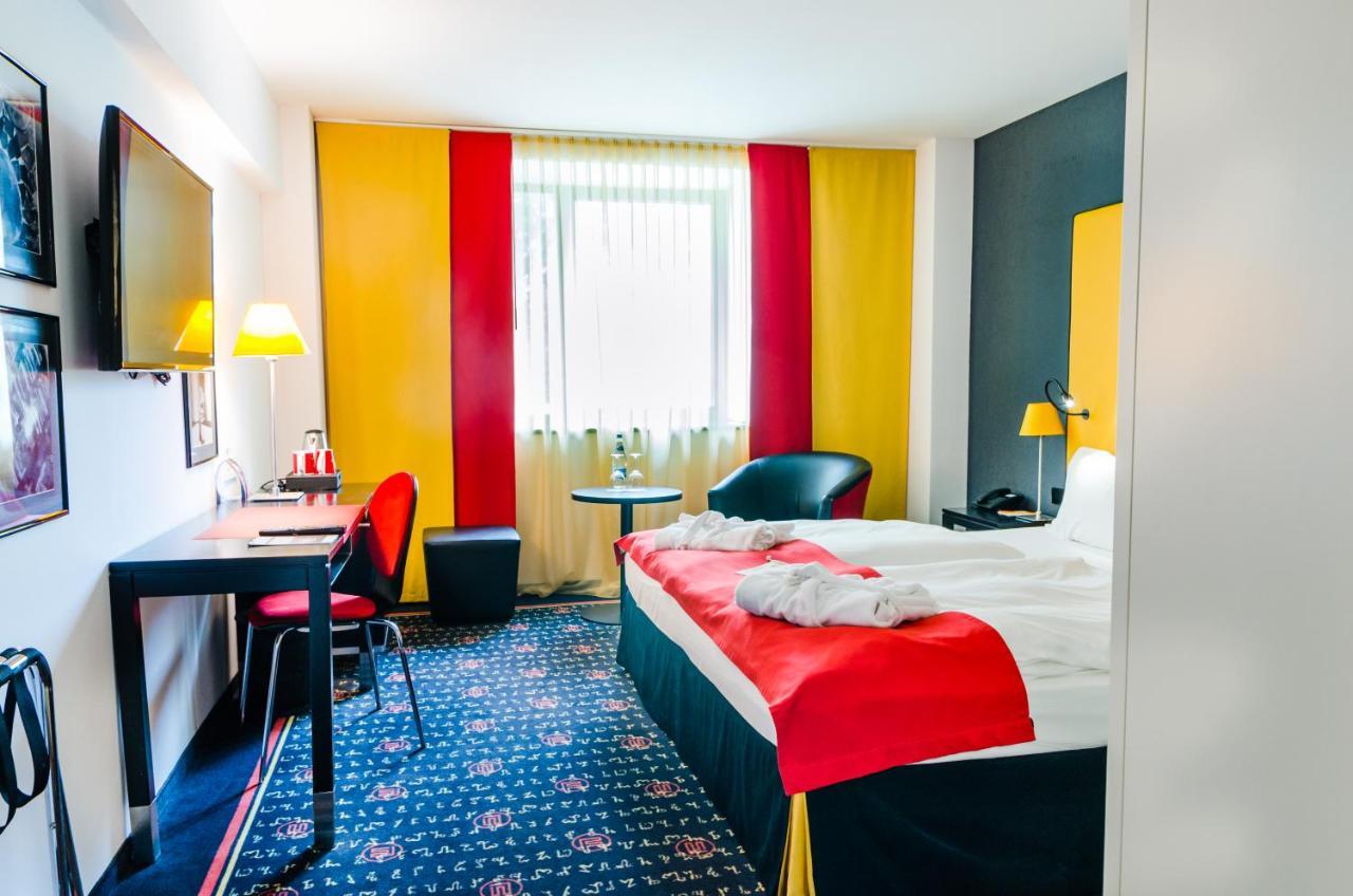 Vienna House Easy By Wyndham Bucharest Airport Hotell Otopeni Eksteriør bilde